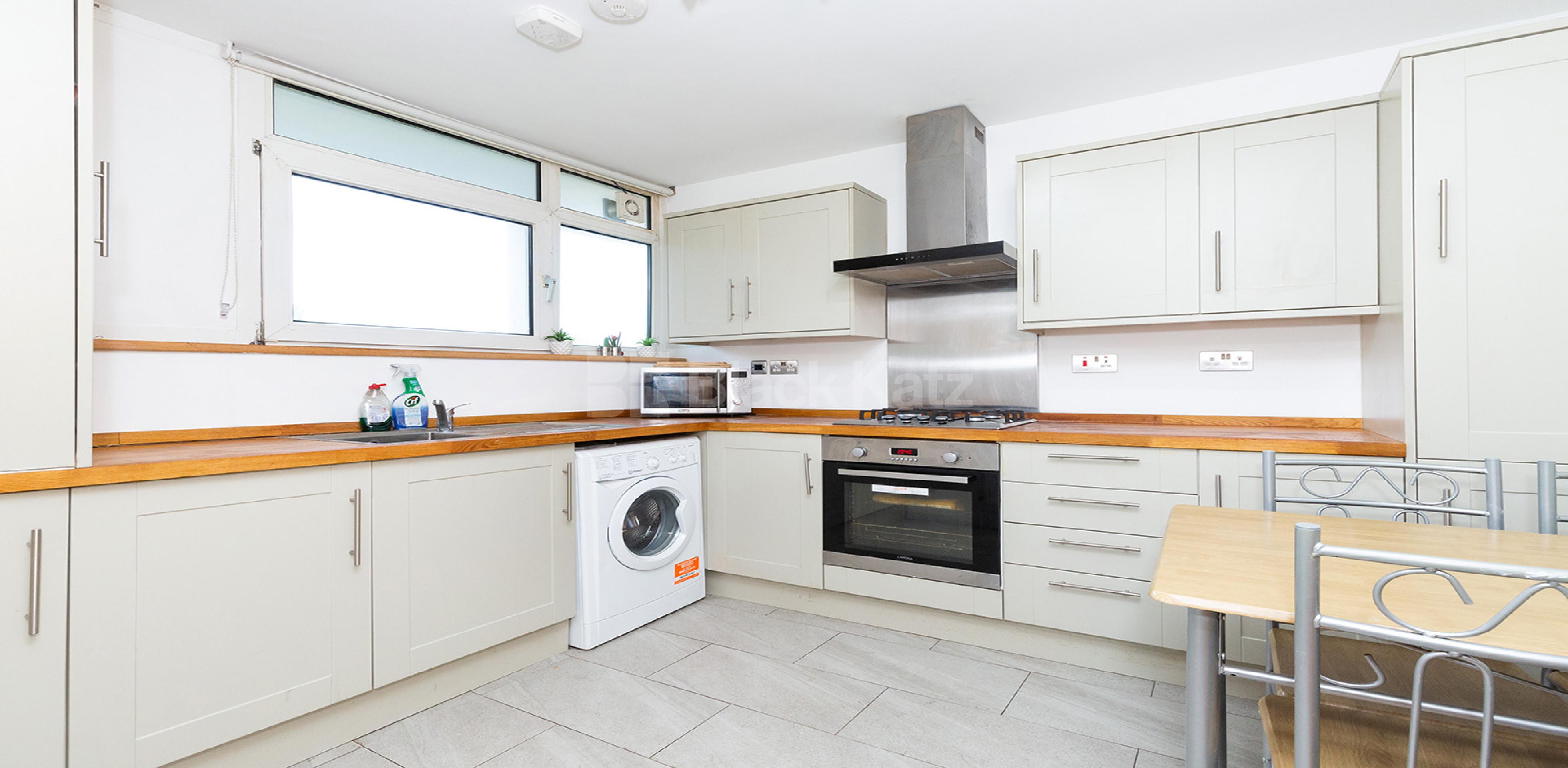 			NEWLY REFURBISHED 3/ 4 BED! , 4 Bedroom, 1 bath, 1 reception Flat			 ROWSTOCK GARDENS , CAMDEN N7